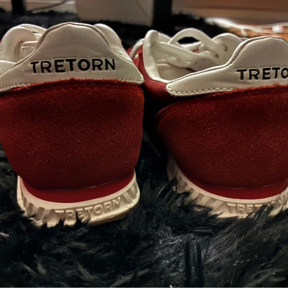 Tretorn Women’s Burgundy and White Low-Top Sneakers - Picture 5 of 6